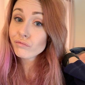 Meet your Posher, Alisha